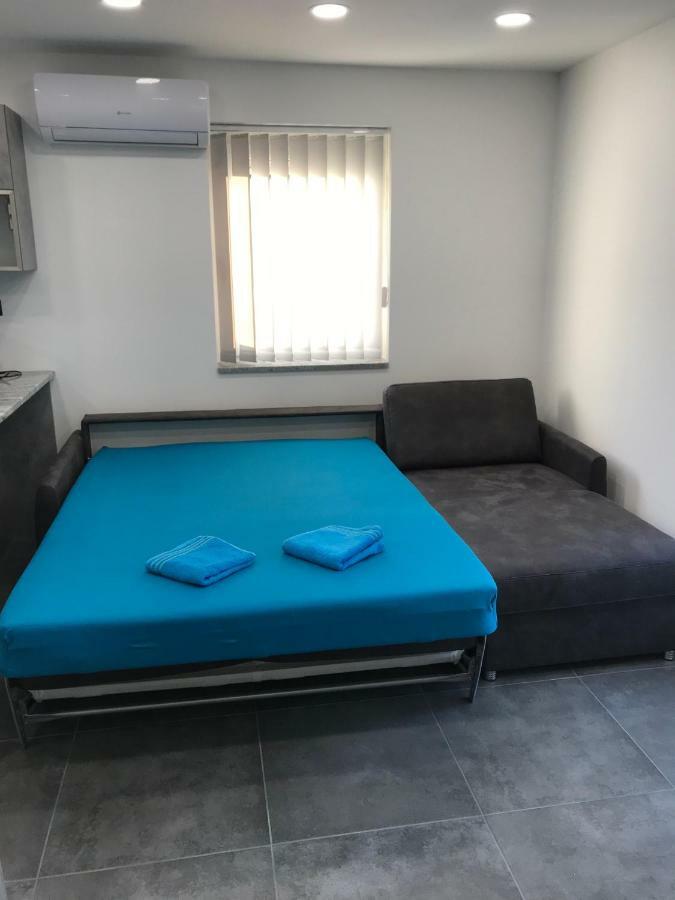Swiss Apartment Mosonmagyarovar Exterior photo
