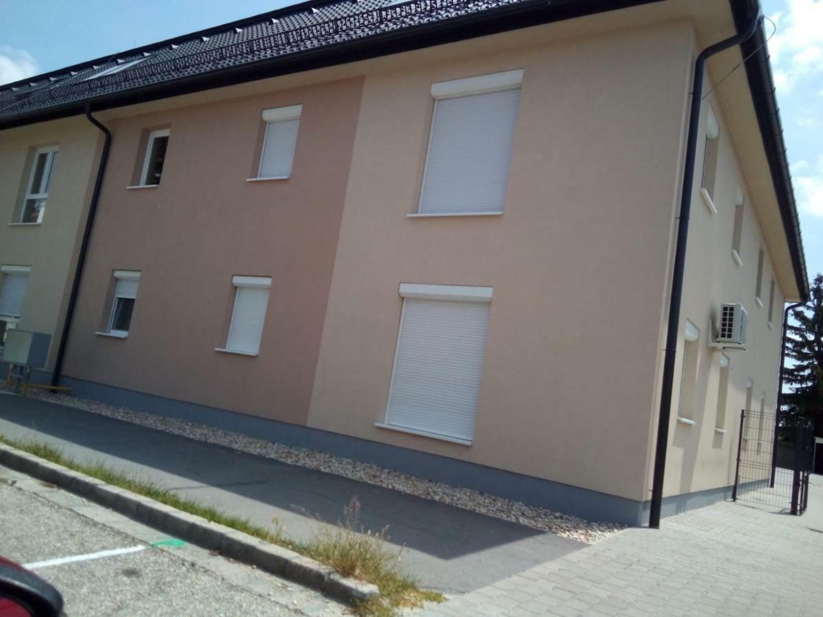 Swiss Apartment Mosonmagyarovar Exterior photo